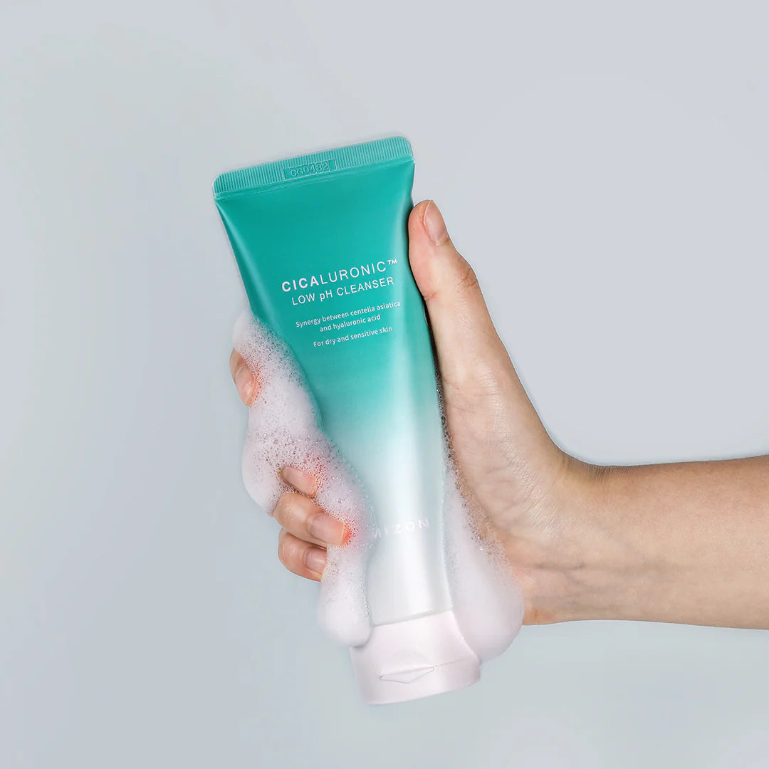 Cicaluronic Low pH Cleansing Foam